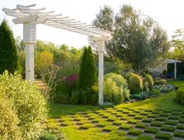 Grand Arbor, Focal Point, Suburban Garden
Garden Design
Calimesa, CA