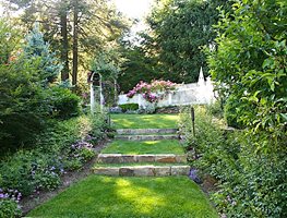 Grass Lawn With Steps
Garden Design
Calimesa, CA