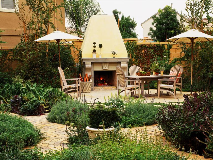 10 Great Outdoor Fireplaces Garden Design