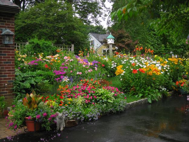 Hannaford Garden, side view