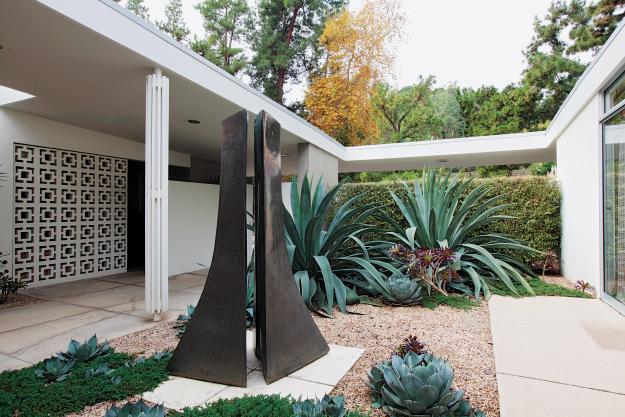 perrin courtyard