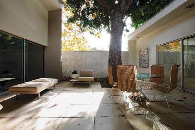 perrin courtyard