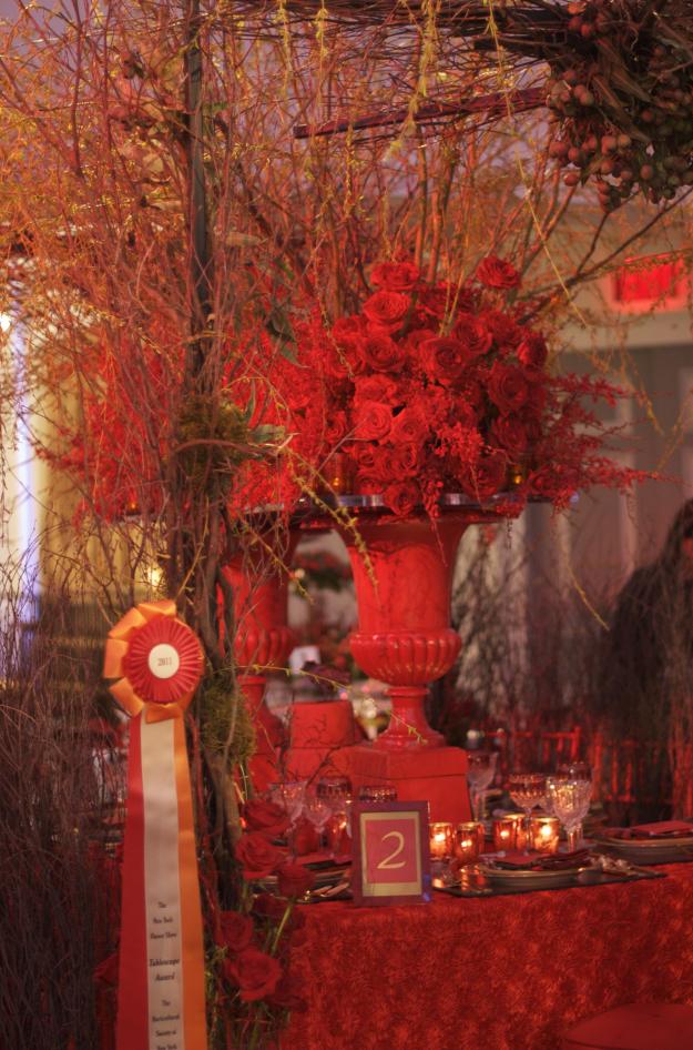 red tablescape
