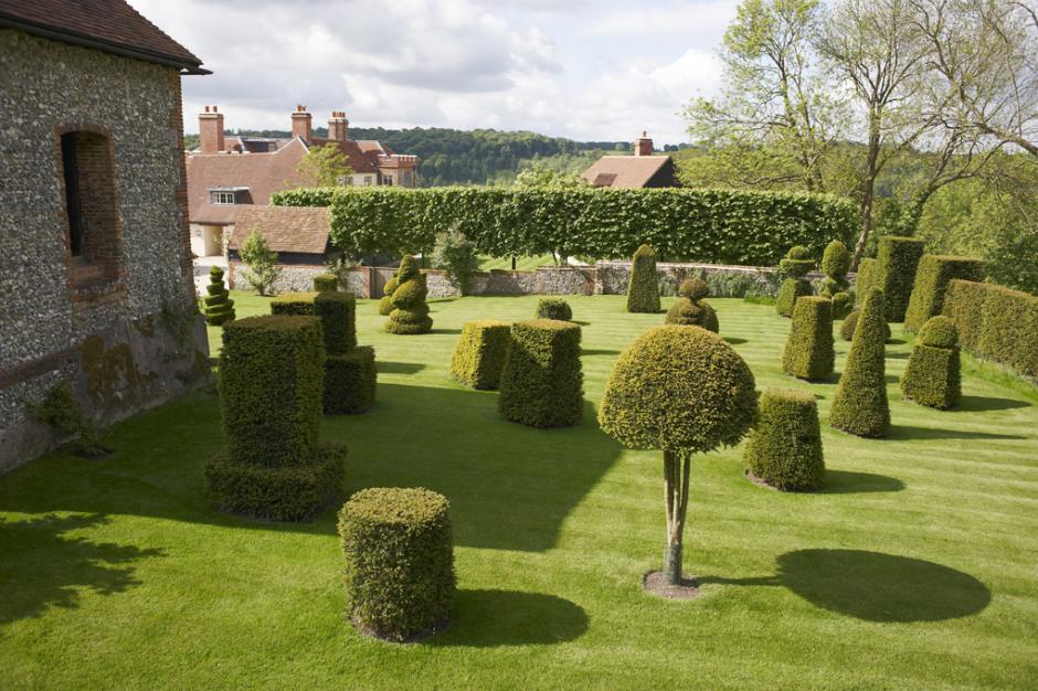 Chalkland Farm topiary