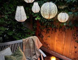 Corner Garden With Lanterns
Garden Design
Calimesa, CA