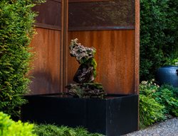 Craggy Stone, Custom Water Feature
Lillyvilla Gardens
Portland, OR