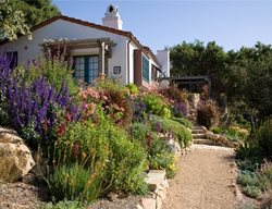 Crushed Gravel Path
Grace Design Associates
Santa Barbara, CA
