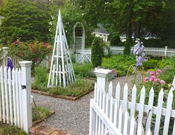 Fenced Garden With Obelisk
Garden Design
Calimesa, CA