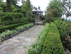 Garden Promenade, Flower Border
Johnsen Landscapes & Pools
Mount Kisco, NY