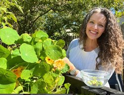 Heather Wtih Nasturtium Plants
Garden Design
Calimesa, CA