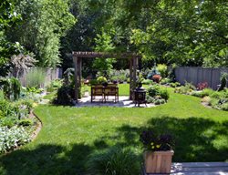 Intimate Eating Area
Candace Mallette Landscape & Garden Design
Ottawa, ON
