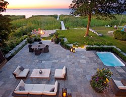 Multifunctional Patio, Patio Fire Pit
Alamy Stock Photo
Brooklyn, NY