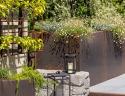 Patio Corner With Steps And Lanterns
Rose Brady Keane Landscape Architecture
Portland, OR