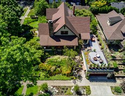 Portland Rooftop Garden
Rose Brady Keane Landscape Architecture
Portland, OR