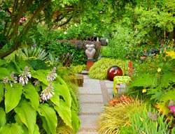 Shaded Side Yard, Contemporary Statue
Garden Design
Calimesa, CA