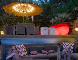 Umbrella And Resin Pots
Digs Inside & Out
Portland, OR