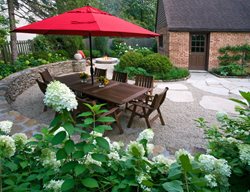 Wood Table Red Umbrella
Mariani Landscape
Lake Bluff, IL