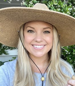 Janey Santos, Dig Plant Water Repeat
Dig, Plant, Water, Repeat
Davis, CA