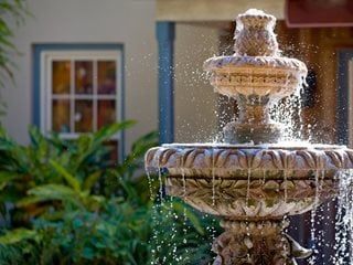 Garden Fountain
Shutterstock.com
New York, NY