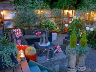 Lighting Layers Around Metal Deck
Digs Inside & Out
Portland, OR