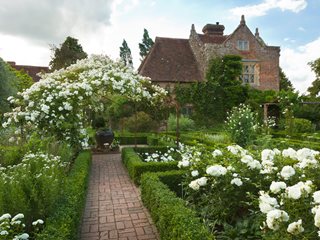 White Garden At Sissinghurst Castle, White Garden, Sissinghurst Castle
Alamy Stock Photo
Brooklyn, NY