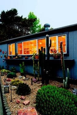 Stylish Shed
Garden Design
Calimesa, CA