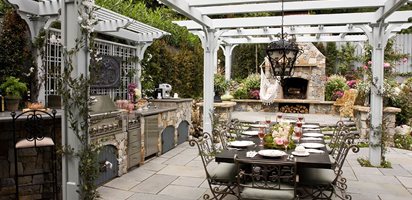 Heather Lenkin's Victorian-Inspired Outdoor Kitchen
Lenkin Design
Pasadena, CA