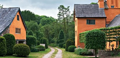 Arne Maynard's Rustic Home in Wales, Photo Gallery
Arne Maynard
London, England