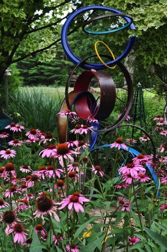 07_circle_sculpture__echinacea_pampenick_bedrockgardens
Bedrock Gardens
Lee, NH