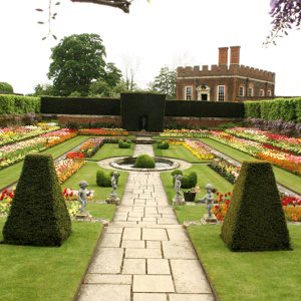 Hampton Court, Garden Travel
Earthbound Expeditions
Bainbridge Island, WA