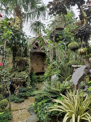 Foliage garden with arbor