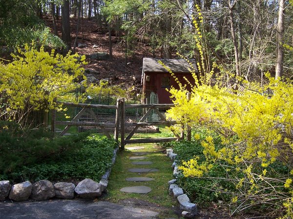 Author Rosemary Harris's Connecticut garden
Garden Design
Calimesa, CA