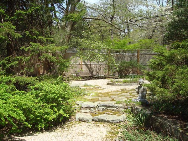 Author Rosemary Harris's Connecticut garden
Garden Design
Calimesa, CA