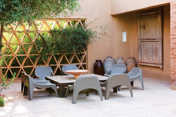 Eat, Play, Lounge
Garden Design
Calimesa, CA