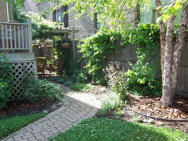 Growing Locally and Sustainably in Chicago
Garden Design
Calimesa, CA