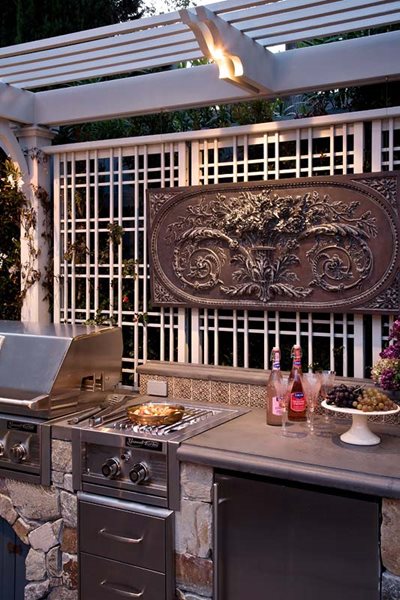 Heather Lenkin's Victorian-Inspired Outdoor Kitchen
Garden Design
Calimesa, CA