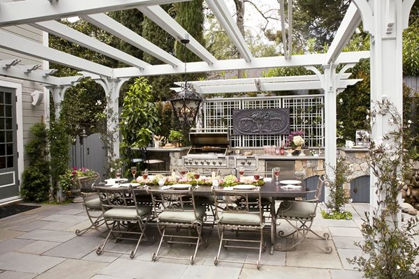 Heather Lenkin's Victorian-Inspired Outdoor Kitchen
Garden Design
Calimesa, CA