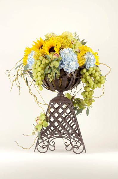 Lee James — Floral Design
Garden Design
Calimesa, CA