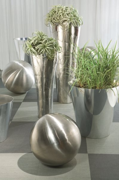 Metallic Outdoor Furniture & Decor
Garden Design
Calimesa, CA
