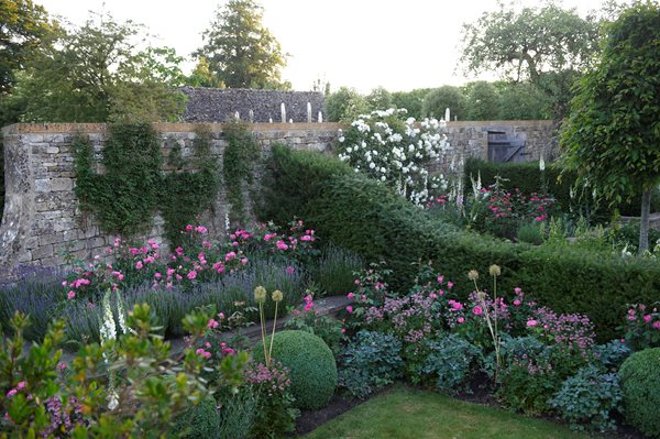 The Garden of Temple Guiting, Cotswold
Garden Design
Calimesa, CA