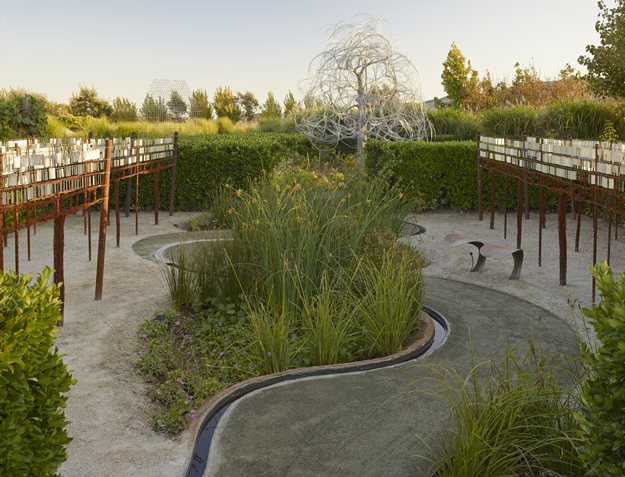 Conceptual Gardens Around the World - Slide Show
Garden Design
Calimesa, CA