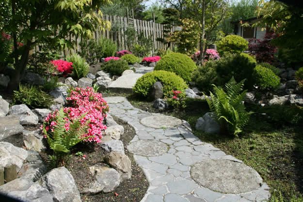 Stepping Stones
"Dream Team's" Portland Garden
Garden Design
Calimesa, CA