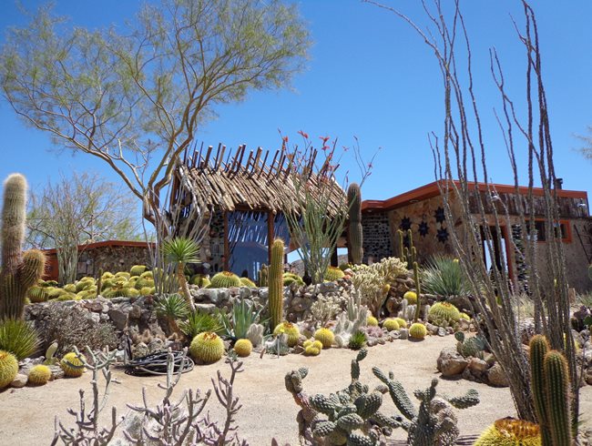 Mojave Rock Ranch Reinvents the Desert Garden | Garden Design