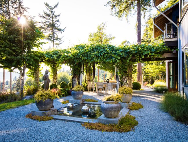 Vashon Island, Fountain Garden
David Pfeiffer Garden Design, Inc.
,