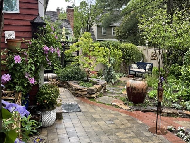 Paver Patio
Alli Guleria
Washington D.C.,