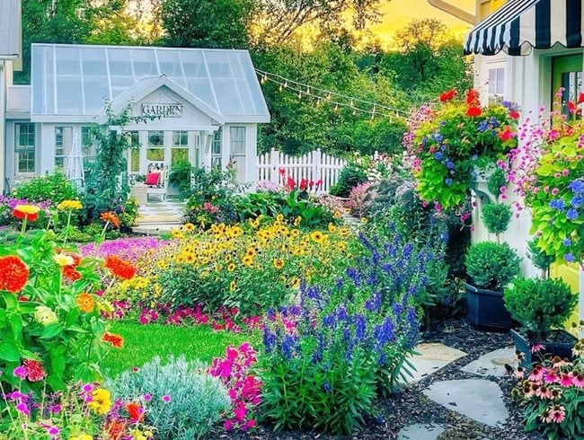 Tracy's Greenhouse, Colorful Garden
Plaids and Poppies
Dorr, MI