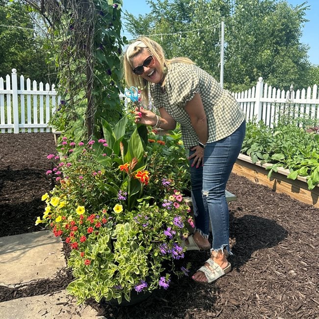 Tracy In Garden With Scissors
"Dream Team's" Portland Garden
Garden Design
Calimesa, CA