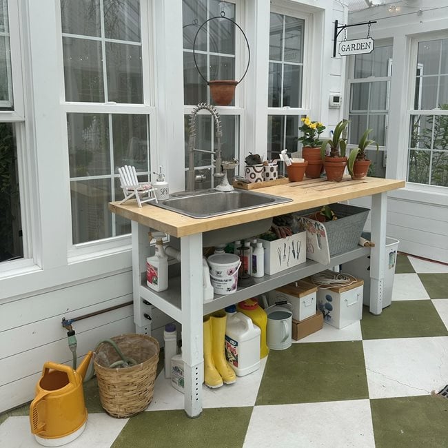 Greenhouse Potting Bench
"Dream Team's" Portland Garden
Garden Design
Calimesa, CA