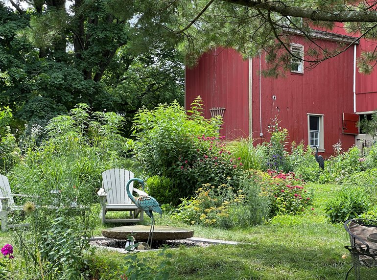 millstone fountain seating area
