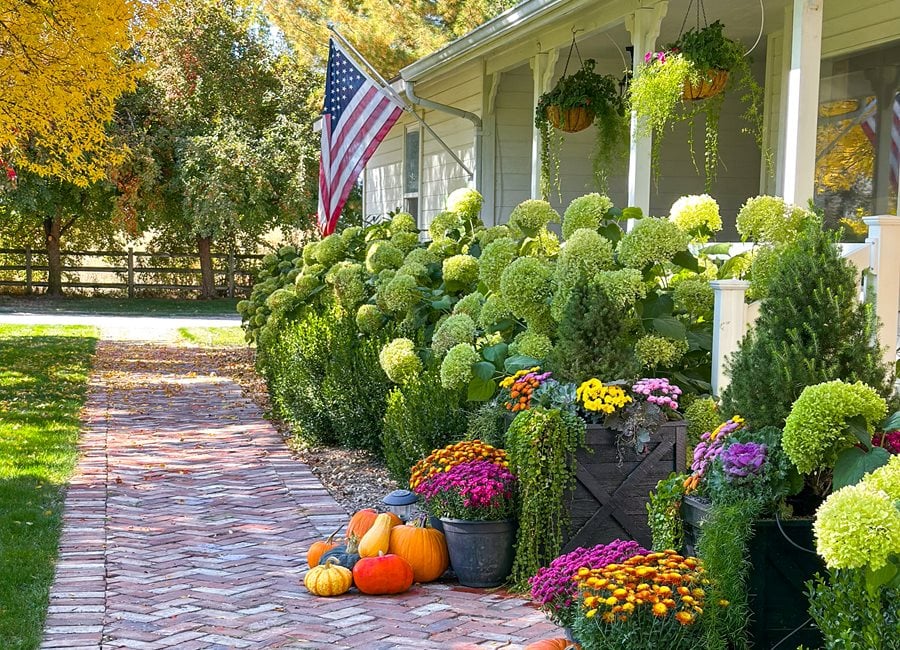 Front Planter With Hydrangeas
"Dream Team's" Portland Garden
Garden Design
Calimesa, CA